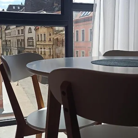 Kat - W Centrum, Najwyzsze Opinie Gosci Apartment